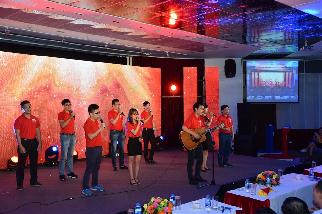 Áo phông đồng phục mobifone 25 năm